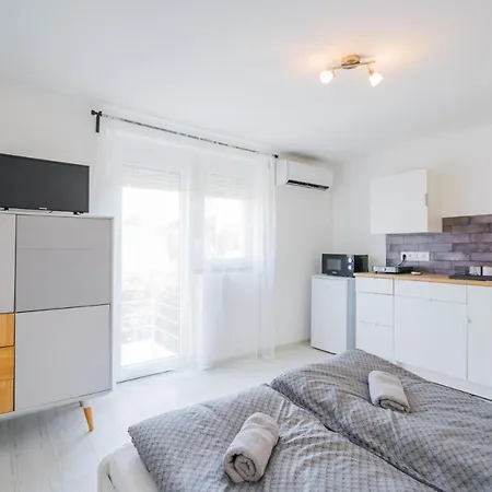 Zigzag Apartment Siofok